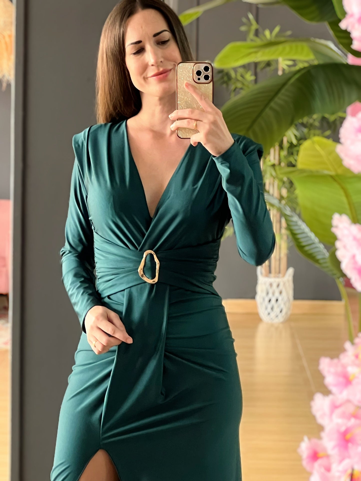 Vestido midi cruzado con hebilla dorada – Talla única elástica El Vestidor de Inma