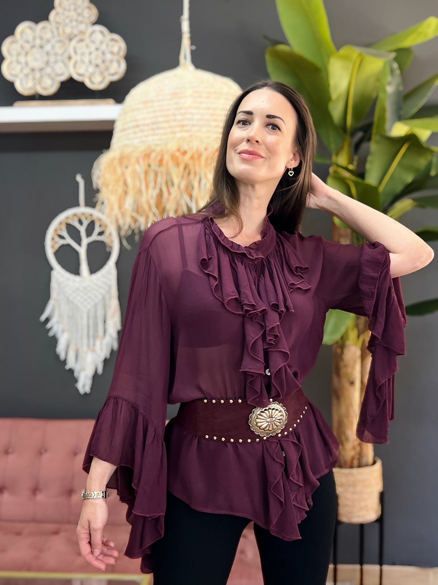 Blusa burdeos con volantes y mangas acampanadas – Talla única con estilo boho chic El Vestidor de Inma
