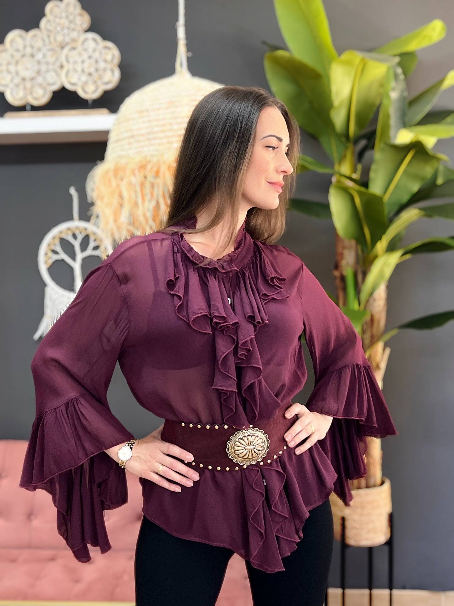 Blusa burdeos con volantes y mangas acampanadas – Talla única con estilo boho chic El Vestidor de Inma