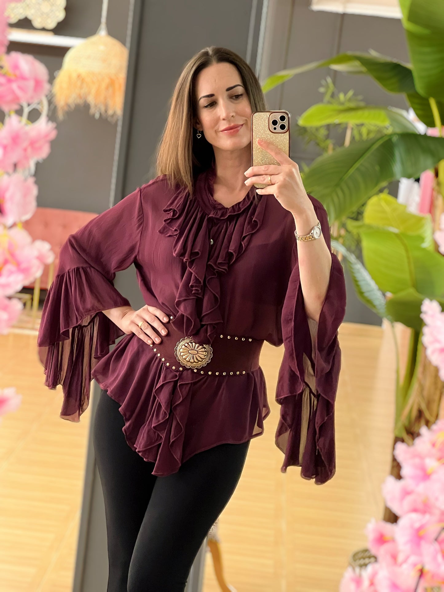 Blusa burdeos con volantes y mangas acampanadas – Talla única con estilo boho chic El Vestidor de Inma