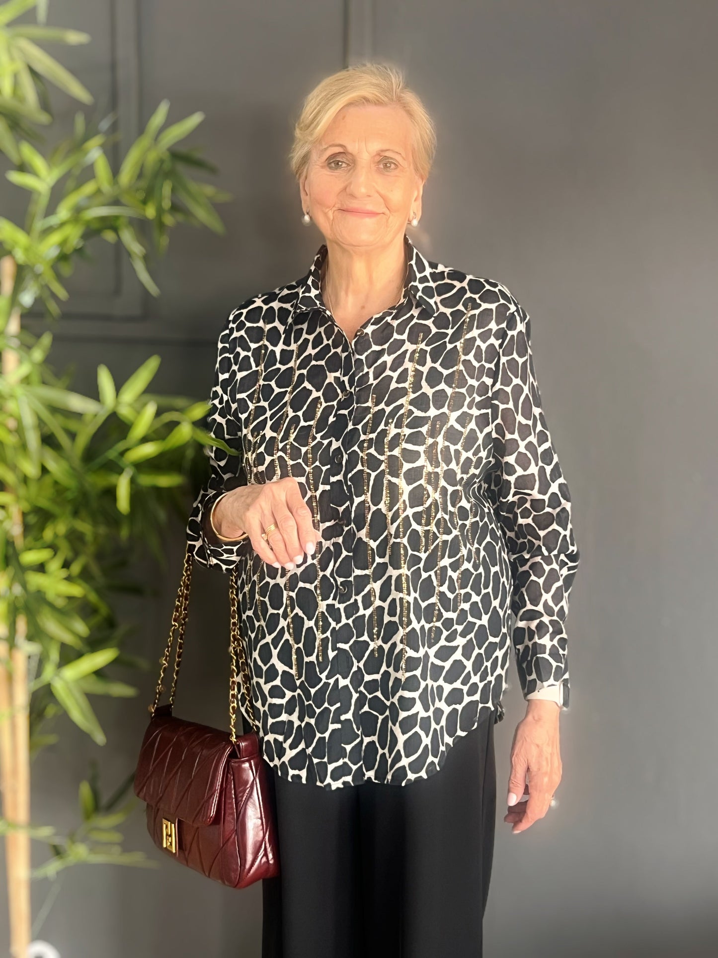Camisa Animal Print Jirafa Con Strass El Vestidor de Inma