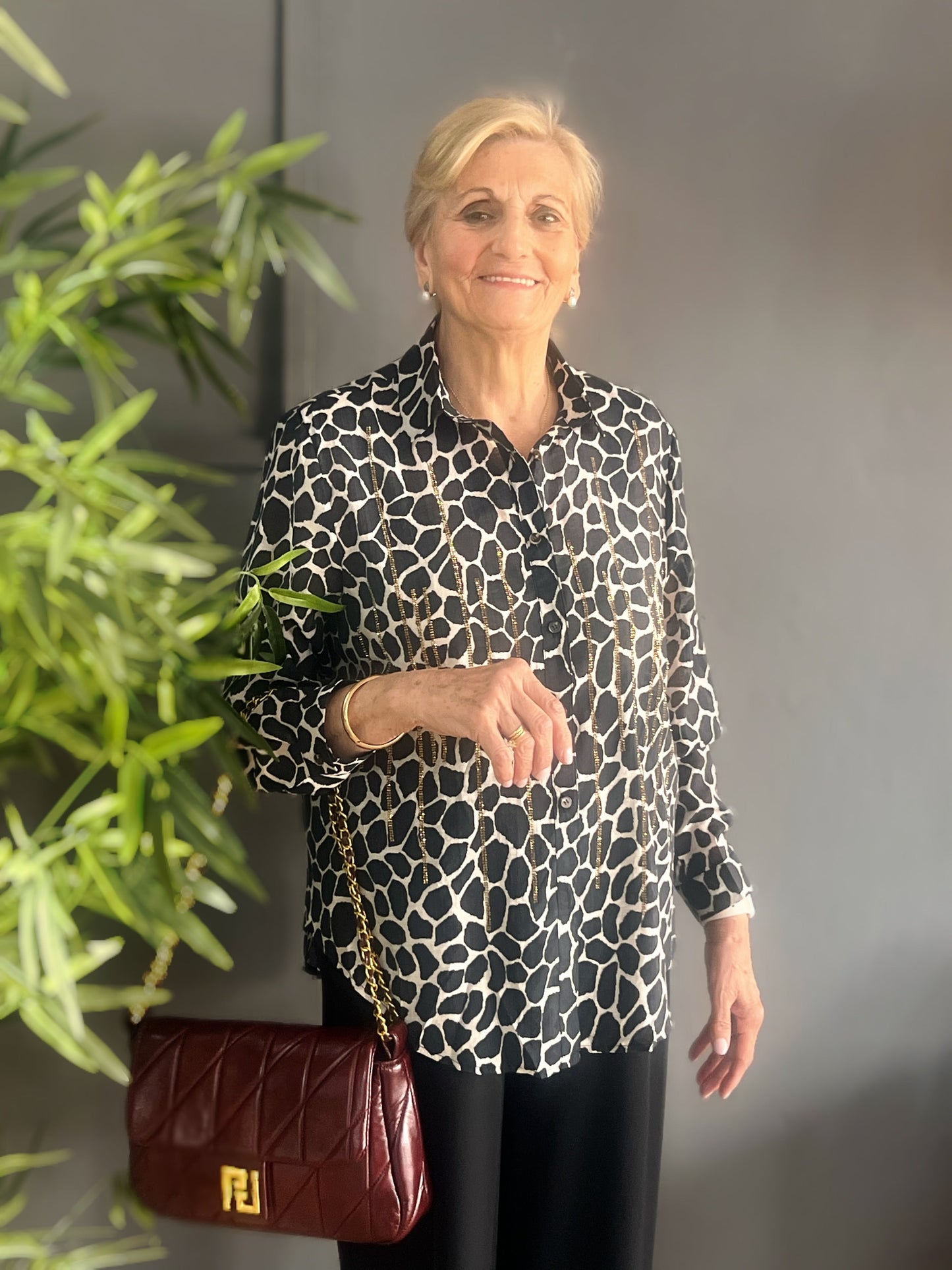 Camisa Animal Print Jirafa Con Strass El Vestidor de Inma