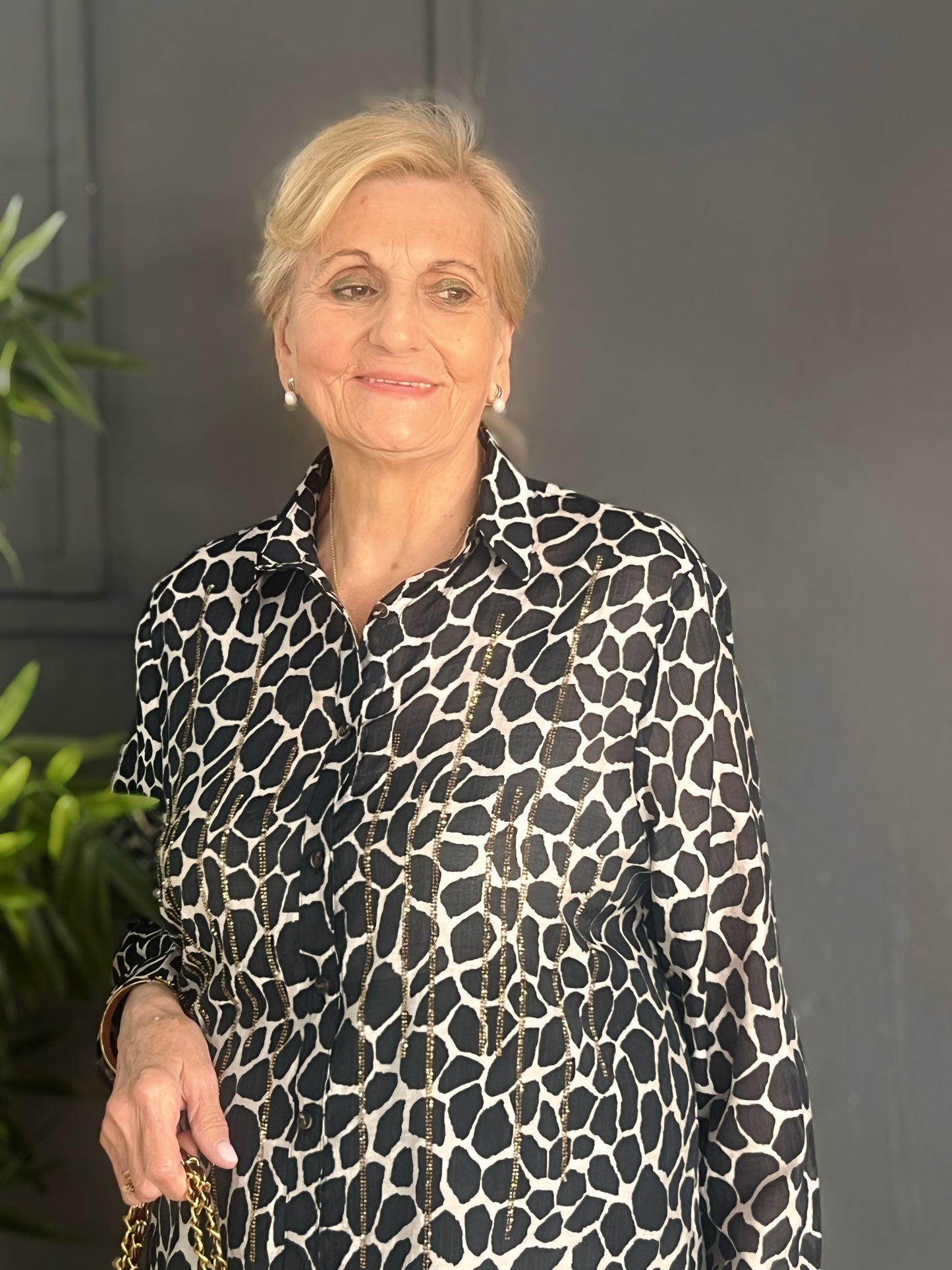 Camisa Animal Print Jirafa Con Strass El Vestidor de Inma