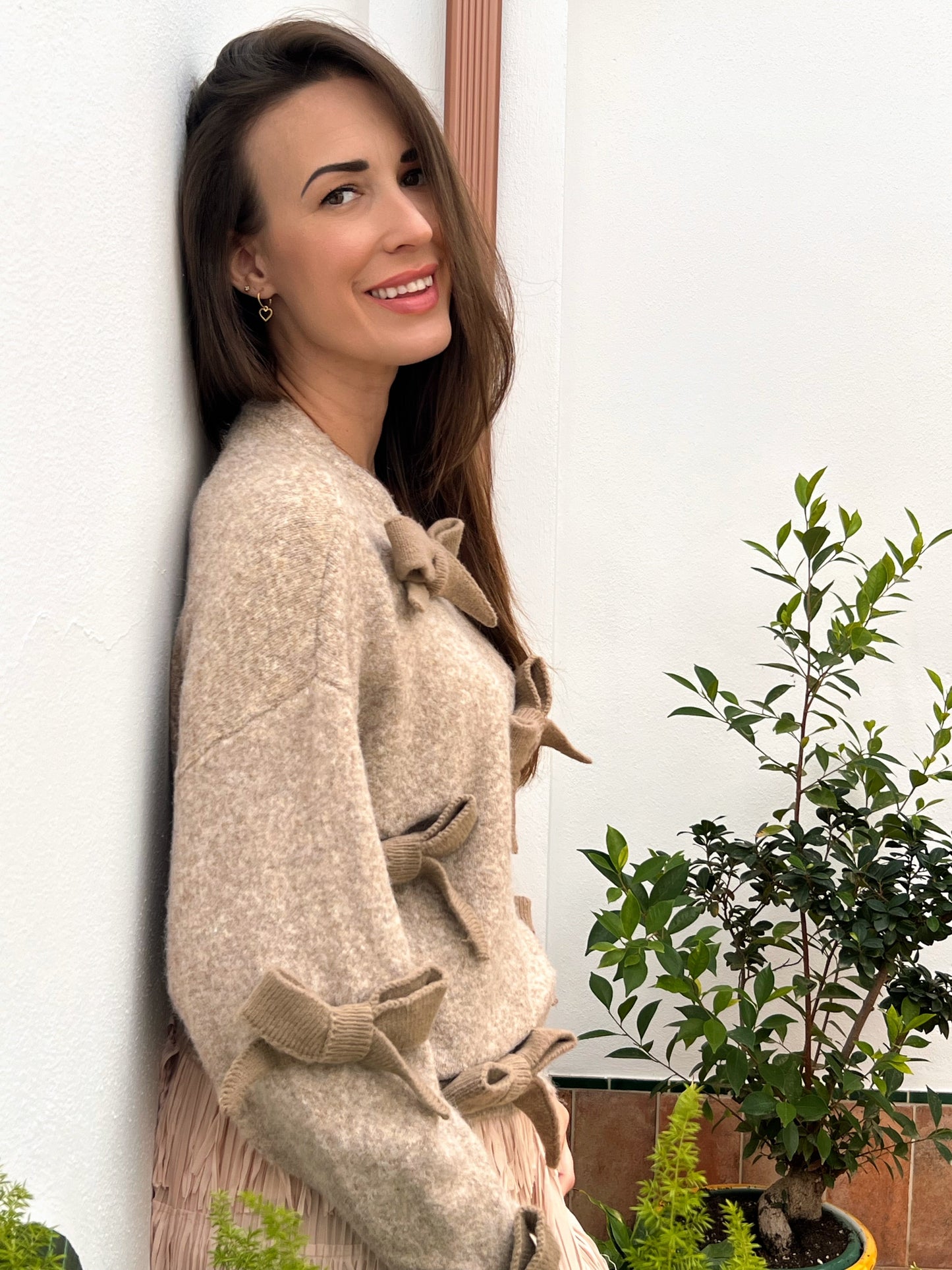 Jersey beige con lazos decorativos – Talla única El Vestidor de Inma