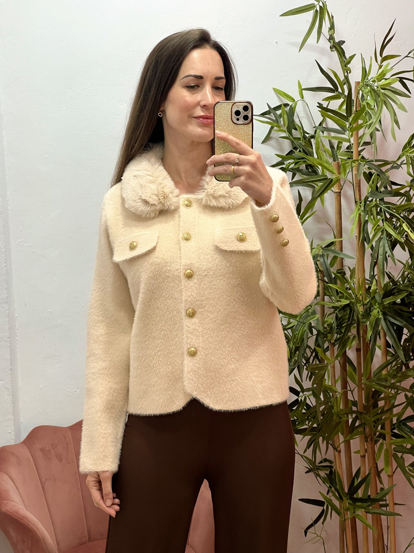 Chaqueta de Pelito con Cuello Desmontable y Botones Dorados – Talla Única El Vestidor de Inma