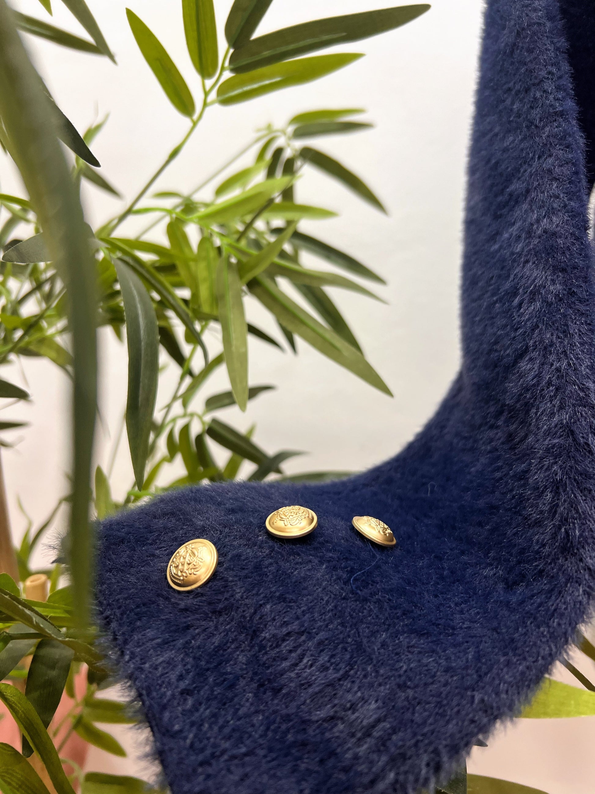 Chaqueta de Pelito con Cuello Desmontable y Botones Dorados – Talla Única El Vestidor de Inma