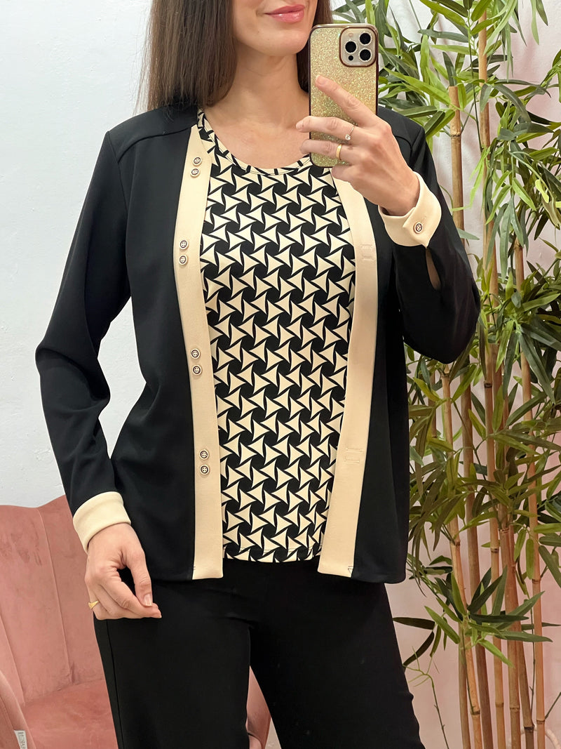 Conjunto Dos en Uno con Jersey Estampado y Chaqueta Integrada – Fabricado en España