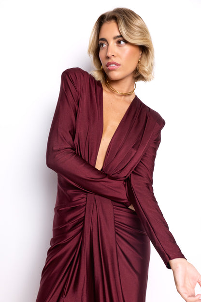 Vestido largo drapeado con escote profundo – Elegancia y sensualidad en cada color El Vestidor de Inma