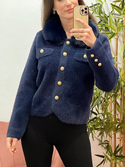 Chaqueta de Pelito con Cuello Desmontable y Botones Dorados – Talla Única El Vestidor de Inma