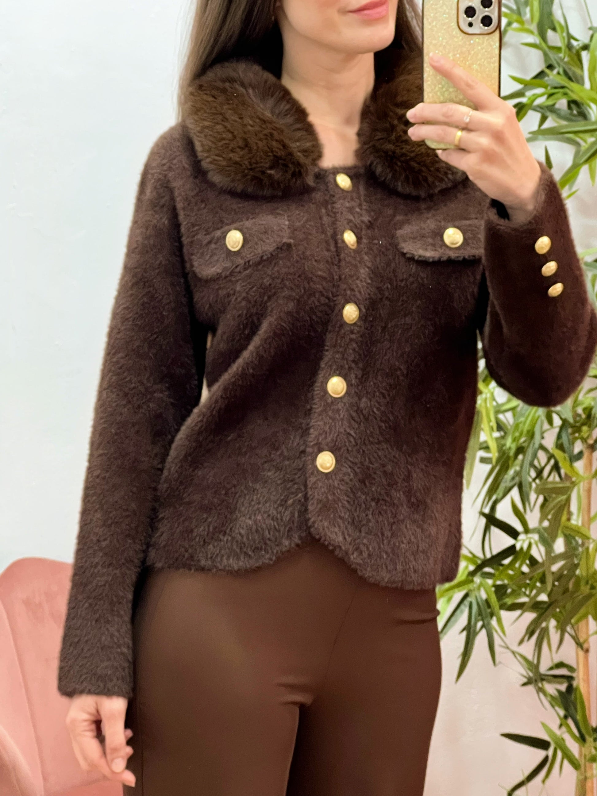 Chaqueta de Pelito con Cuello Desmontable y Botones Dorados – Talla Única El Vestidor de Inma