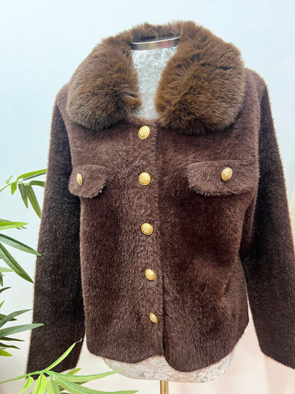 Chaqueta de Pelito con Cuello Desmontable y Botones Dorados – Talla Única El Vestidor de Inma