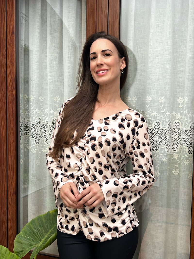 Camiseta Animal Print con Frunce Central – Diseñada y Fabricada en España