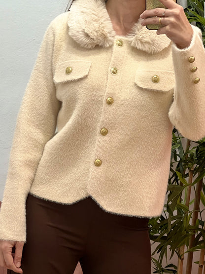 Chaqueta de Pelito con Cuello Desmontable y Botones Dorados – Talla Única El Vestidor de Inma