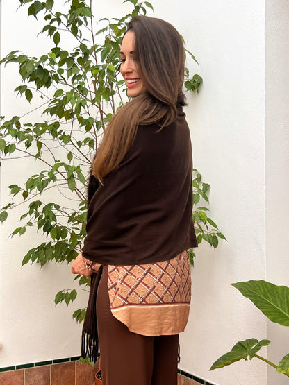 Camisa Estampada Étnica en Tonos Tierra – Talla Única El Vestidor de Inma