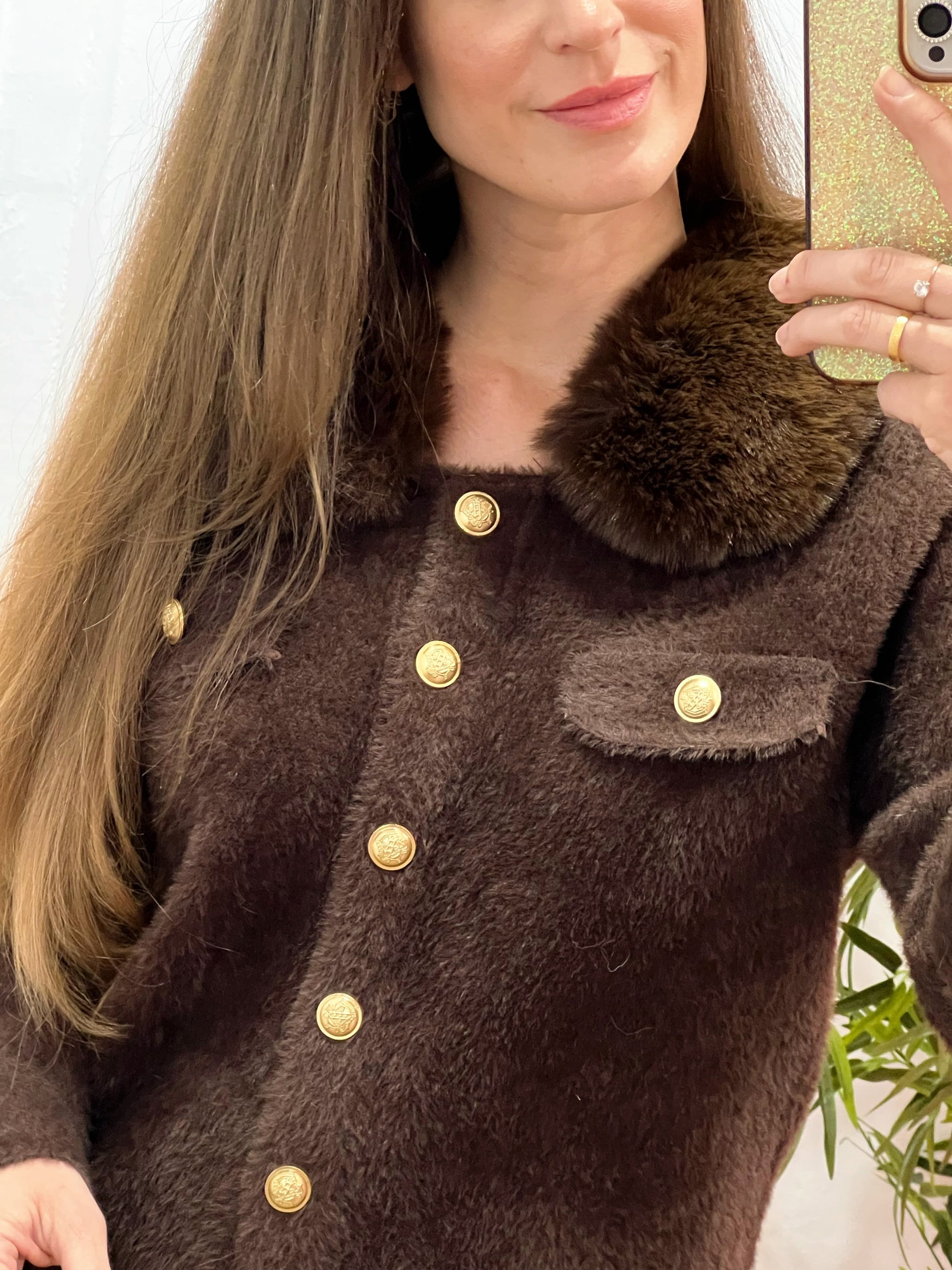 Chaqueta de Pelito con Cuello Desmontable y Botones Dorados – Talla Única El Vestidor de Inma