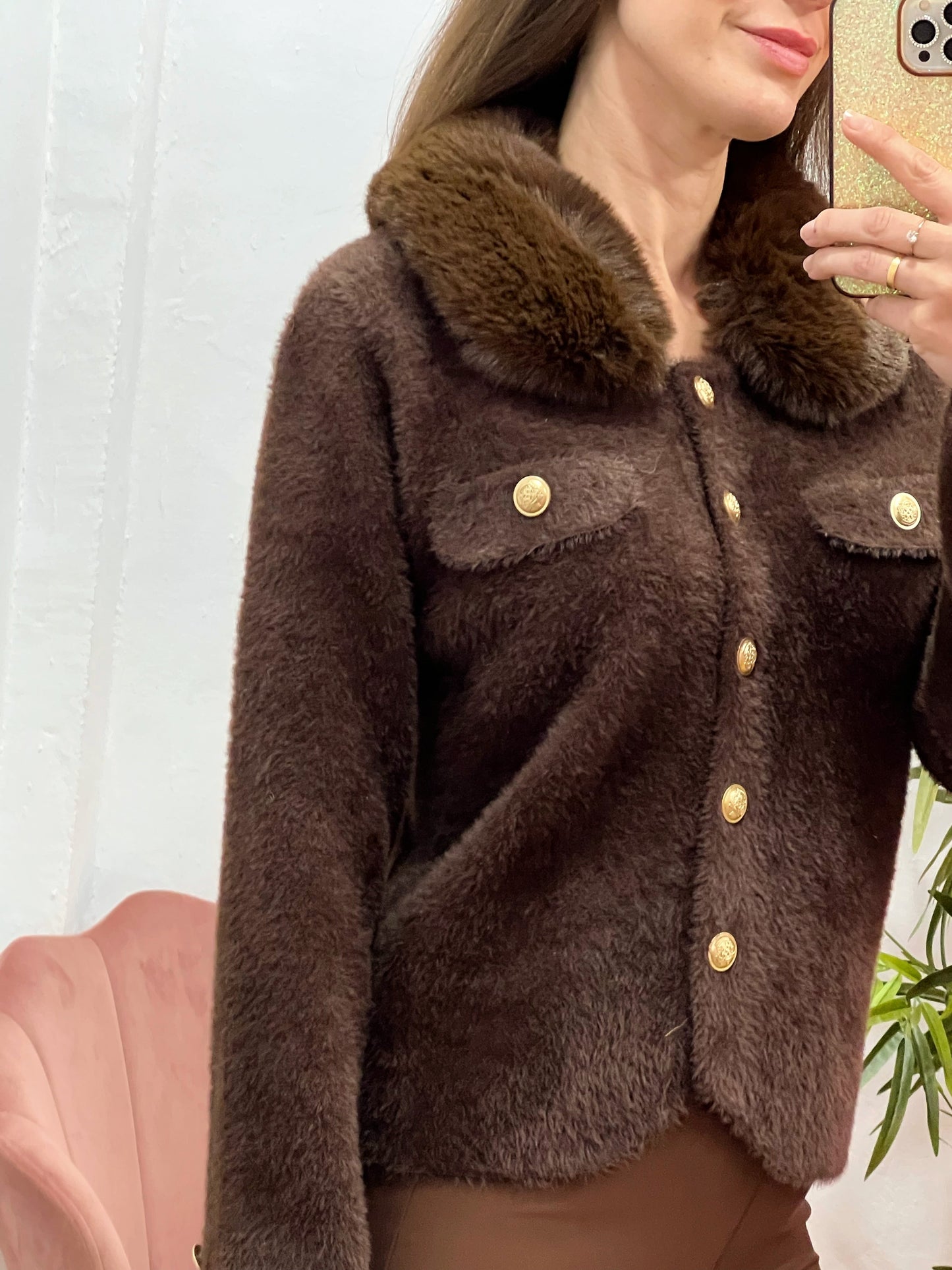 Chaqueta de Pelito con Cuello Desmontable y Botones Dorados – Talla Única El Vestidor de Inma