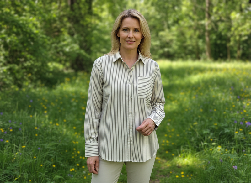 Camisa de Rayas con Bolsillo Frontal | Tallas SM y ML – Elegante, Fresca y Súper Cómoda