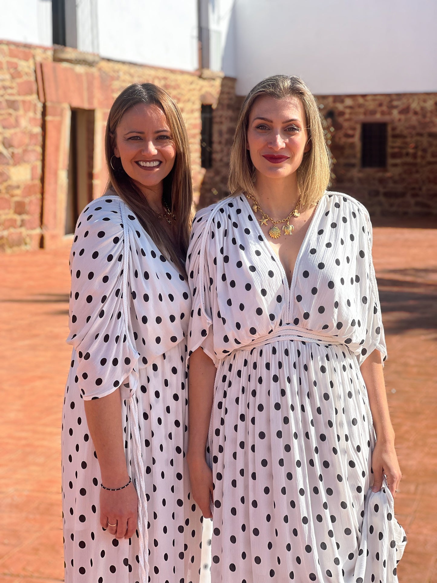 Vestido Maxi Lunares Espalda Abierta | Fluido con Abertura y Cinturón El Vestidor de Inma