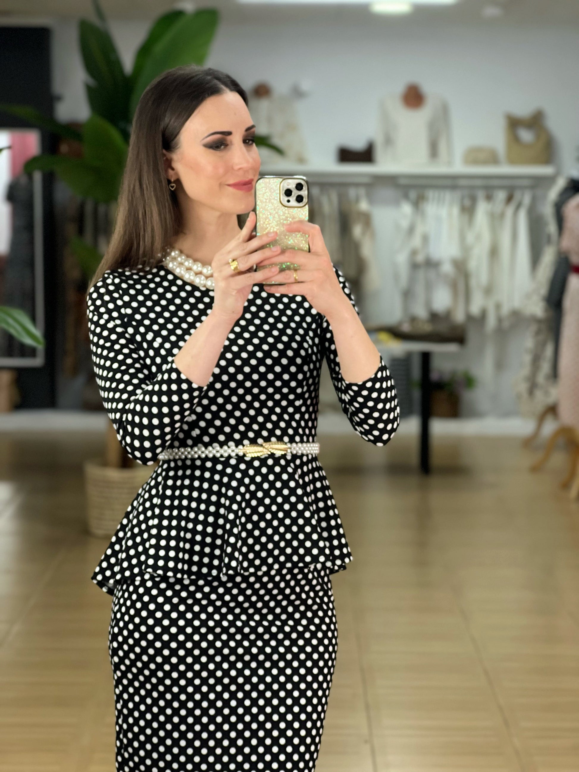 Vestido Negro de Lunares con Peplum Estilizador – Tallas 36, 38, 40 y 42 El Vestidor de Inma