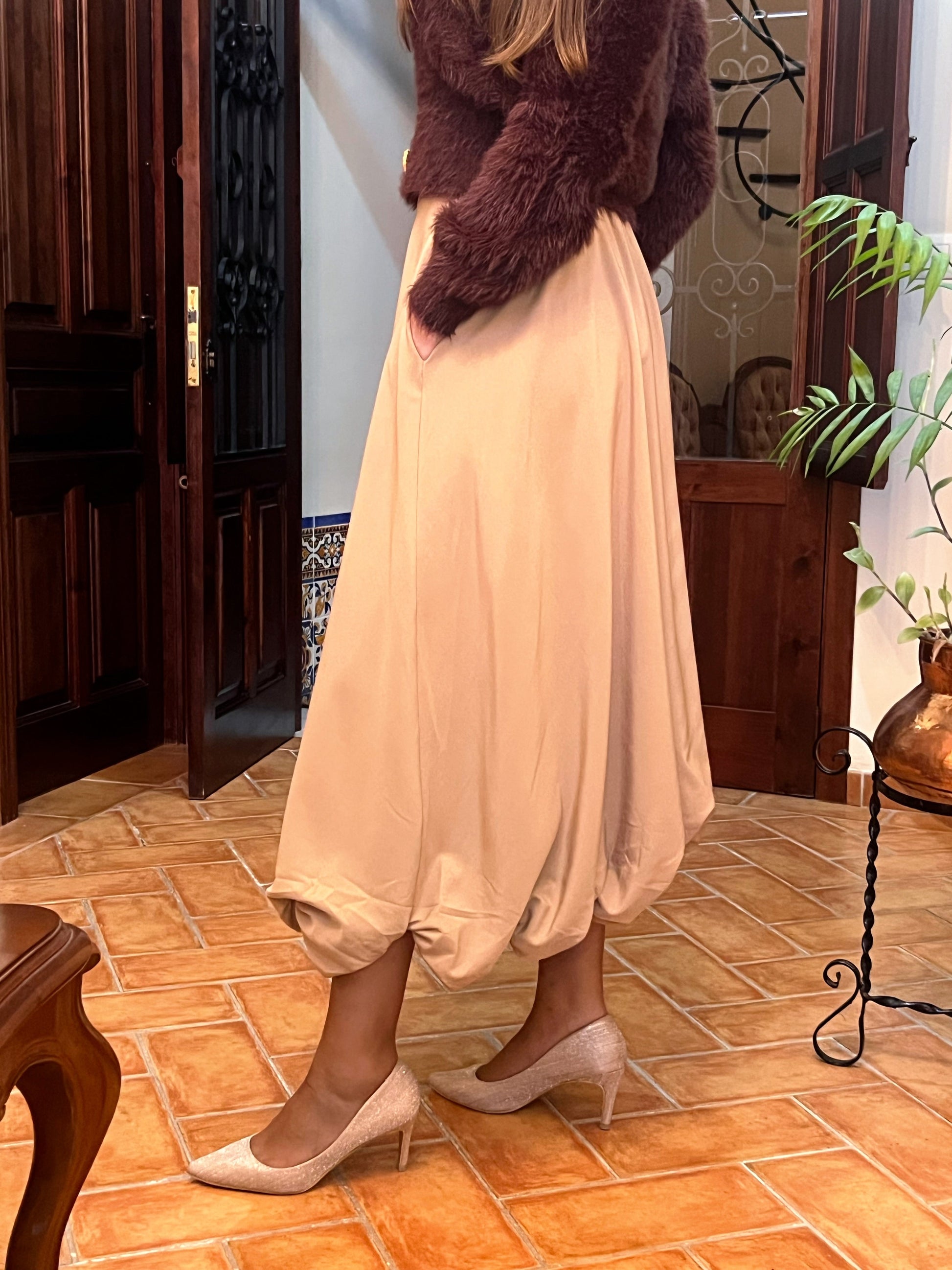 Falda Globo Beige con Bolsillos – Talla Única (36 a 42) El Vestidor de Inma