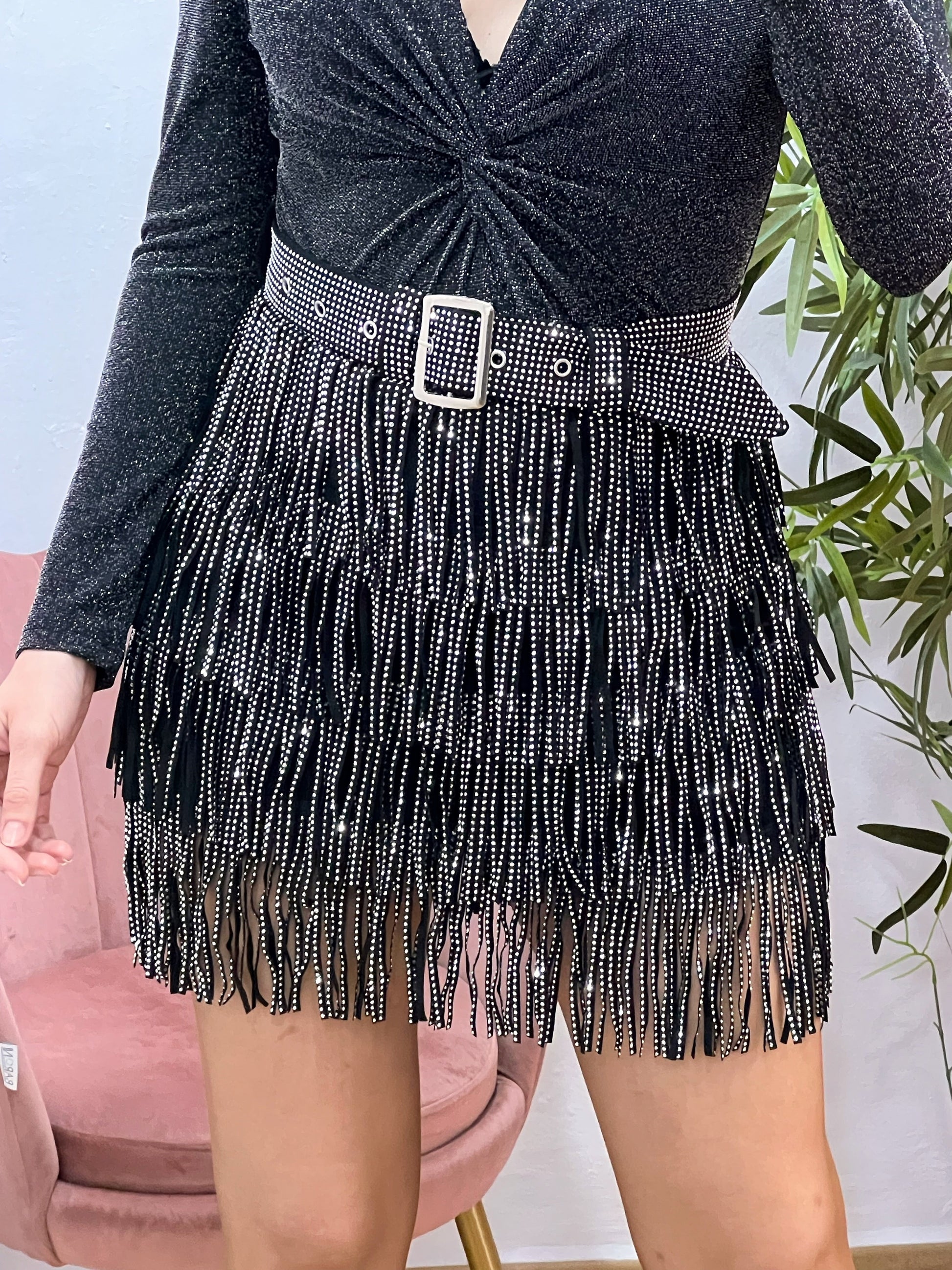 Falda Negra de Flecos con Strass Plateado – Elástica, con Cremallera Trasera y Cinturón Incorporado El Vestidor de Inma