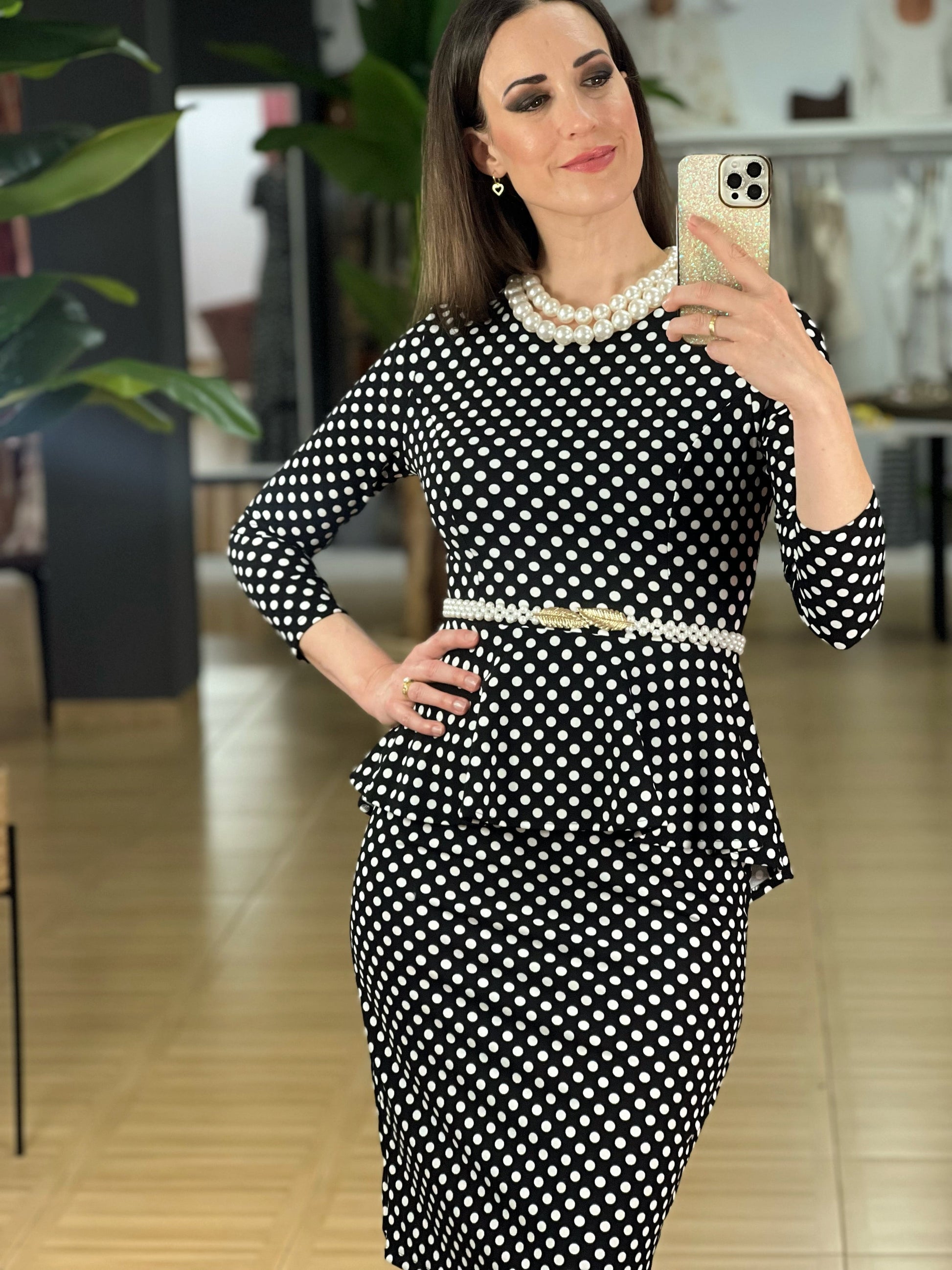 Vestido Negro de Lunares con Peplum Estilizador – Tallas 36, 38, 40 y 42 El Vestidor de Inma
