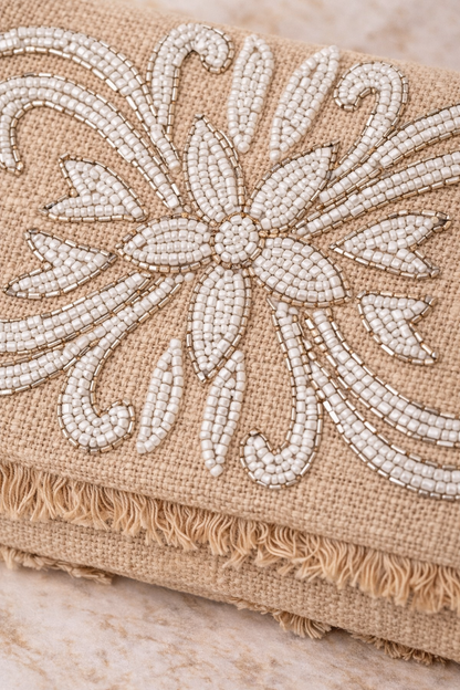 Clutch de Rafia Bordado con Cuentas | Bolso Boho Elegante para Invitadas El Vestidor de Inma
