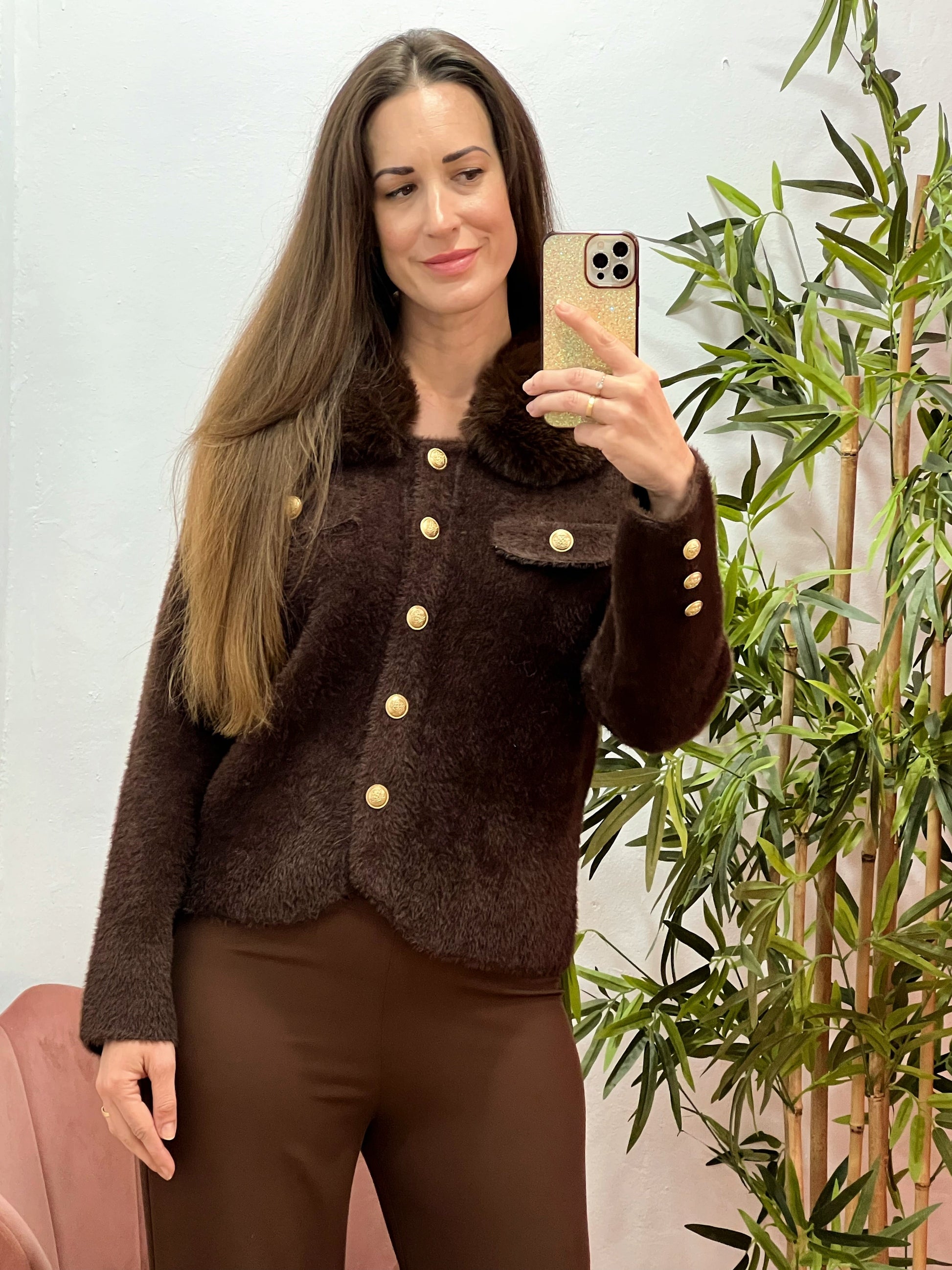 Chaqueta de Pelito con Cuello Desmontable y Botones Dorados – Talla Única El Vestidor de Inma