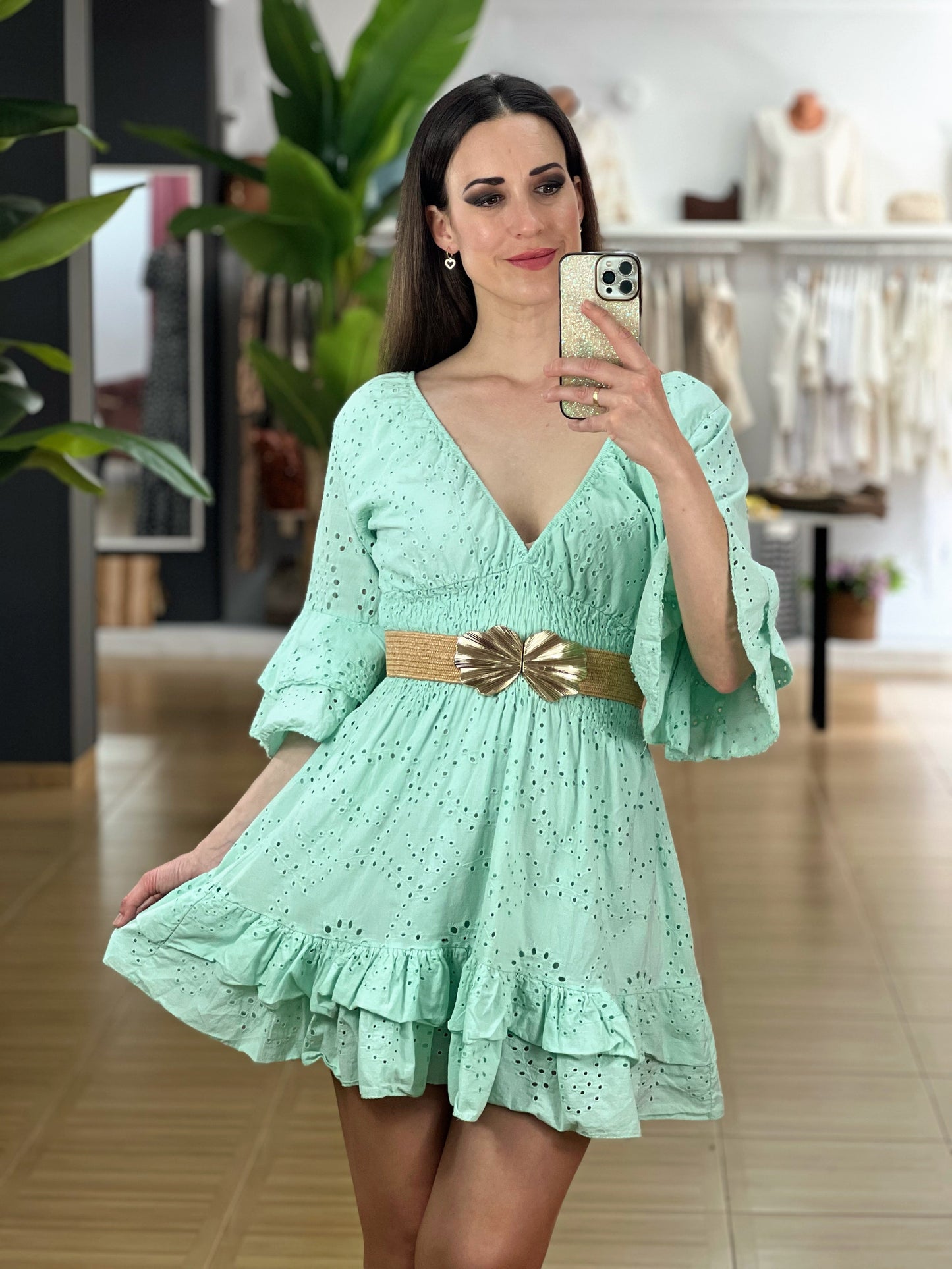 VESTIDO CORTO NIDO DE ABEJA  BORDADO INGLÉS El Vestidor de Inma