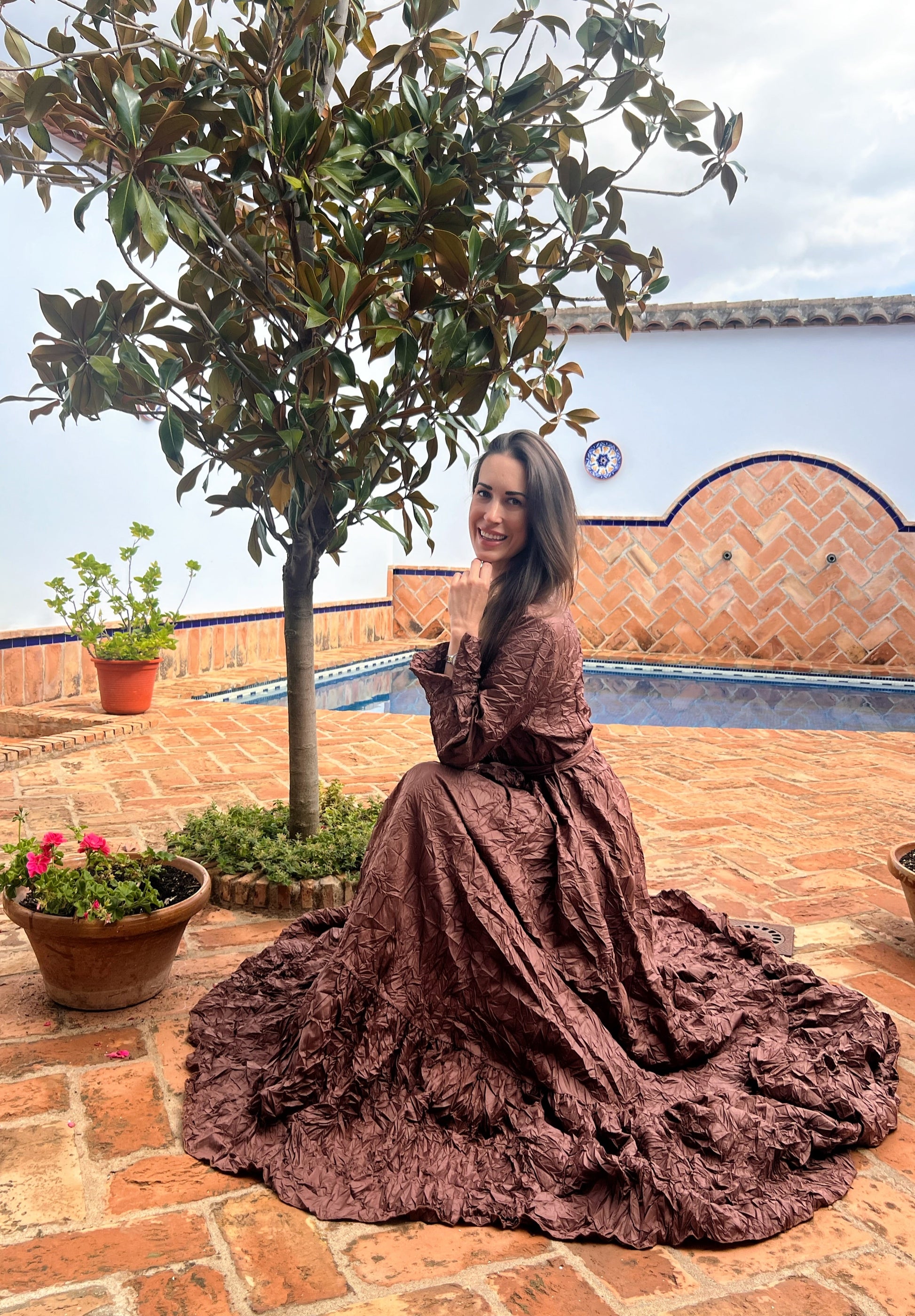 Vestido largo marrón con lazada y bolsillos | Talla única amplia – El Vestidor de Inma El Vestidor de Inma