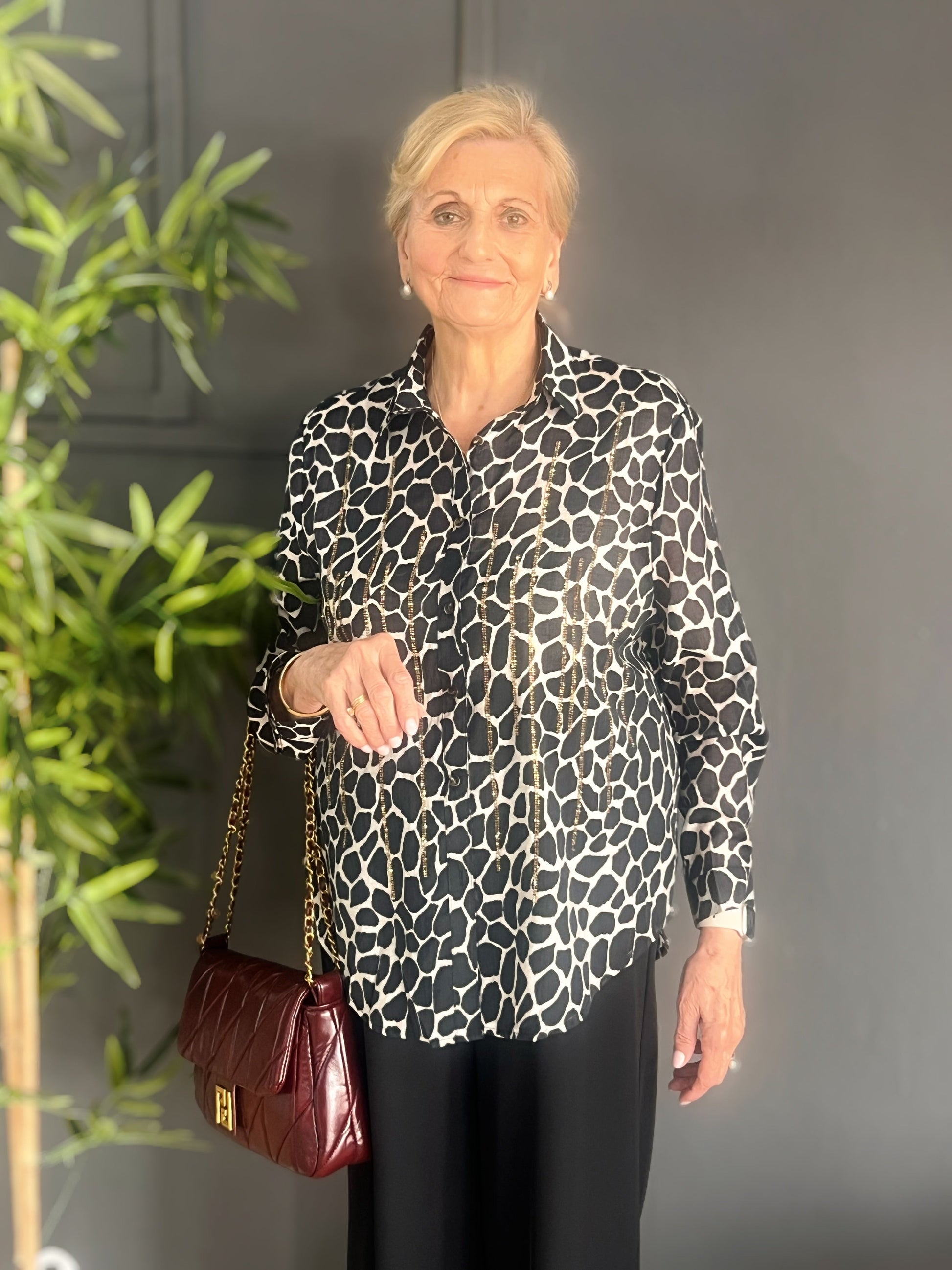 Camisa Animal Print Jirafa Con Strass El Vestidor de Inma