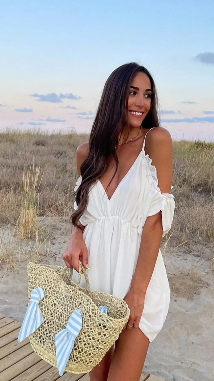 Bolso Cesta de Esparto Hecho a Mano en España con Lazos de Rayas Azul y Blanco El Vestidor de Inma