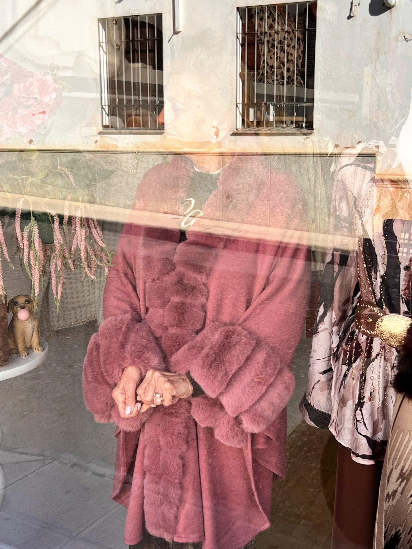 Capa con Pelo Sintético Suave – Talla Única. Elegante y Súper Estilosa El Vestidor de Inma