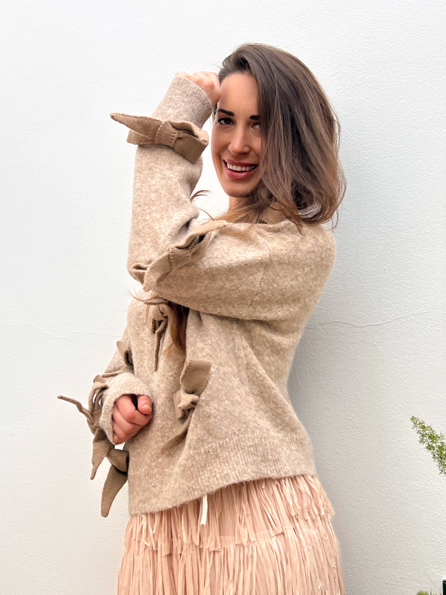 Jersey beige con lazos decorativos – Talla única El Vestidor de Inma