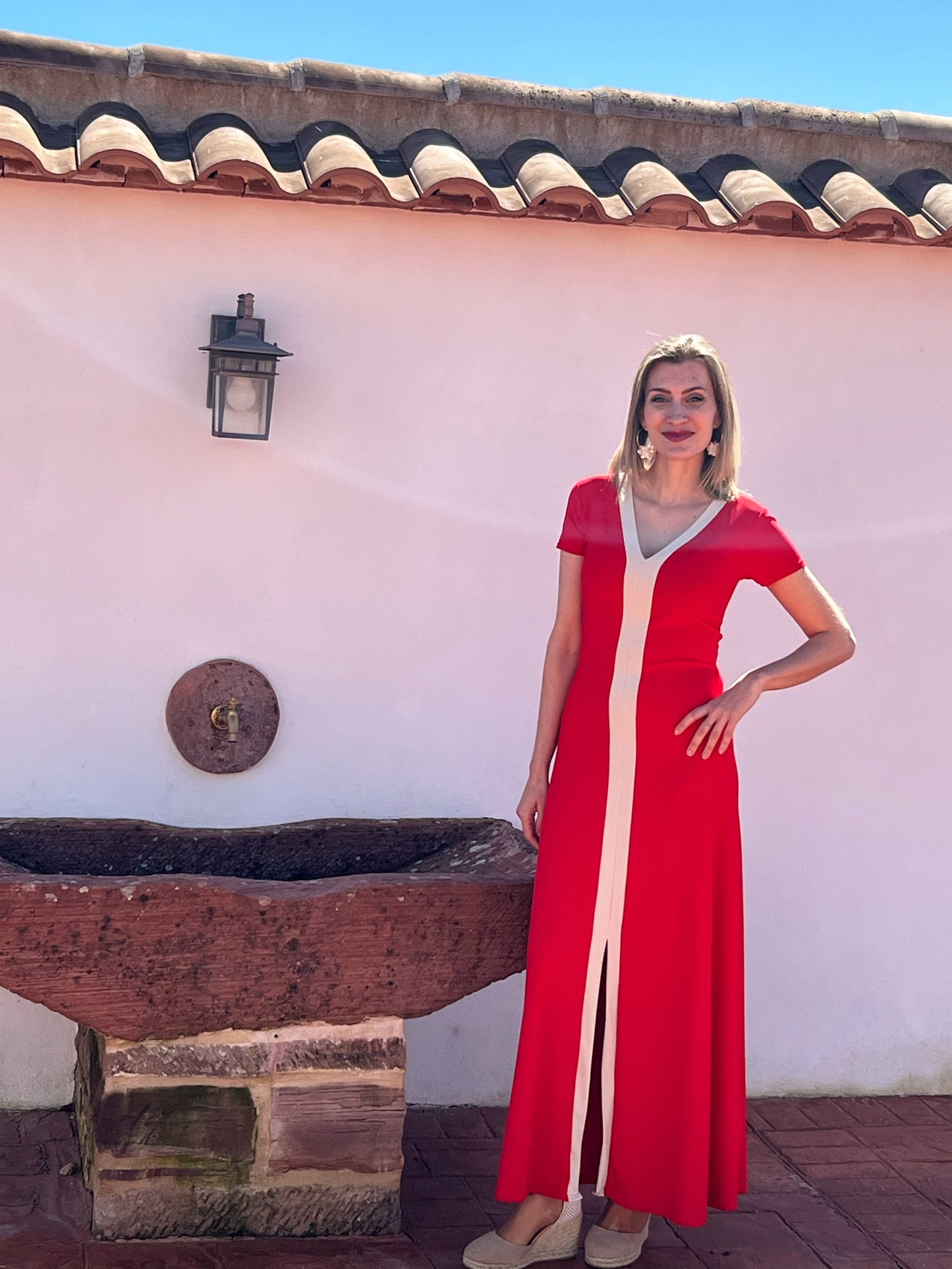 Vestido Midi Estilizador con Abertura | Azul Marino, Camel y Rojo El Vestidor de Inma