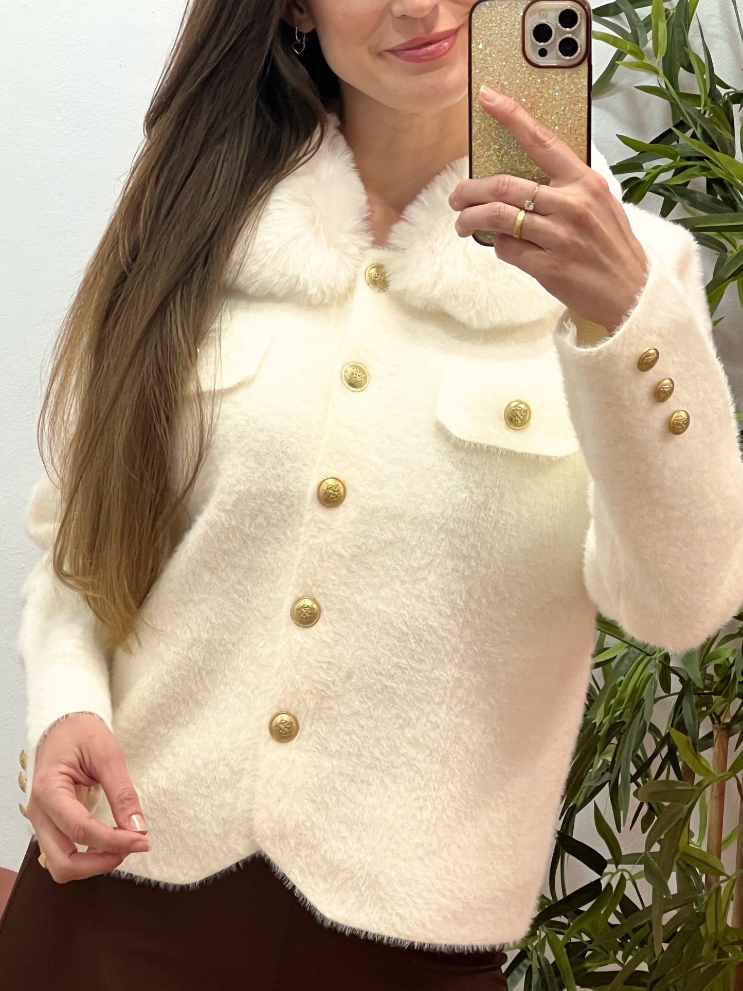 Chaqueta de Pelito con Cuello Desmontable y Botones Dorados – Talla Única El Vestidor de Inma