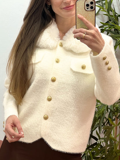 Chaqueta de Pelito con Cuello Desmontable y Botones Dorados – Talla Única El Vestidor de Inma