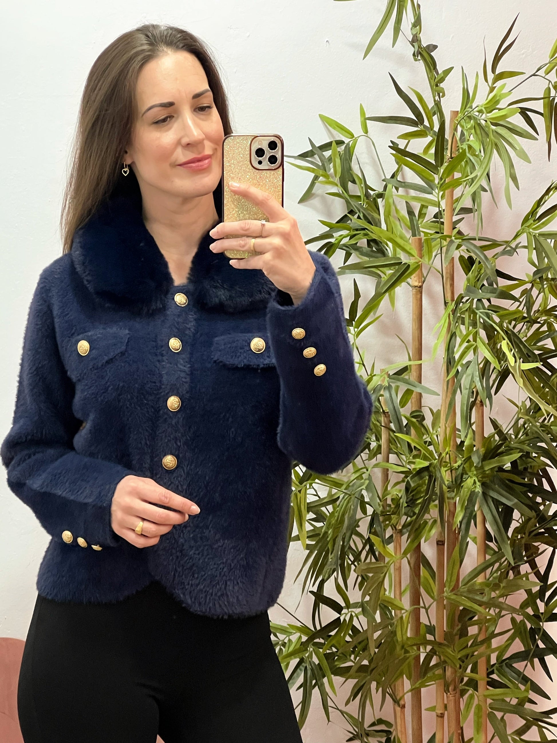 Chaqueta de Pelito con Cuello Desmontable y Botones Dorados – Talla Única El Vestidor de Inma