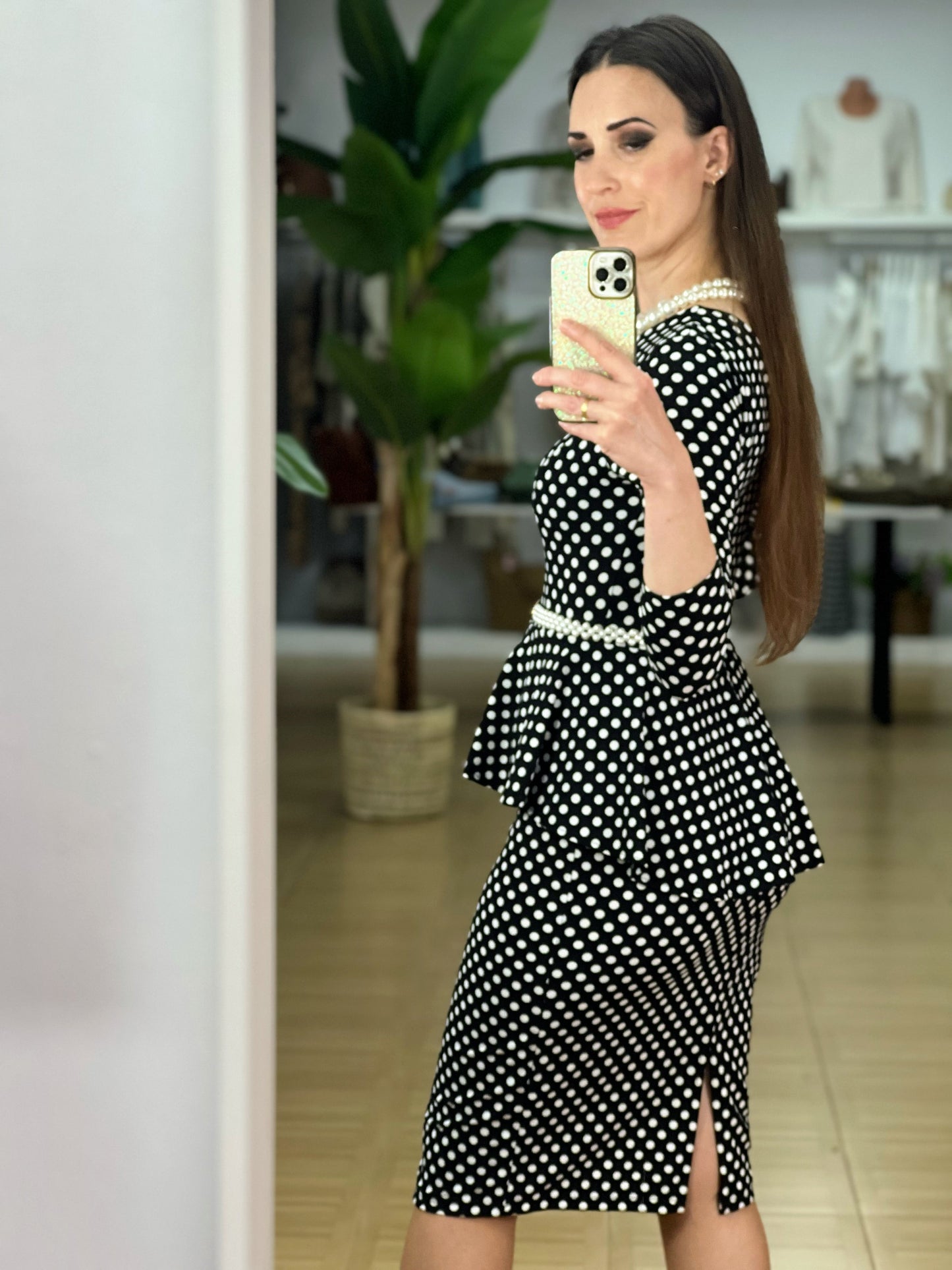 Vestido Negro de Lunares con Peplum Estilizador – Tallas 36, 38, 40 y 42 El Vestidor de Inma