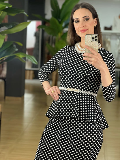 Vestido Negro de Lunares con Peplum Estilizador – Tallas 36, 38, 40 y 42 El Vestidor de Inma