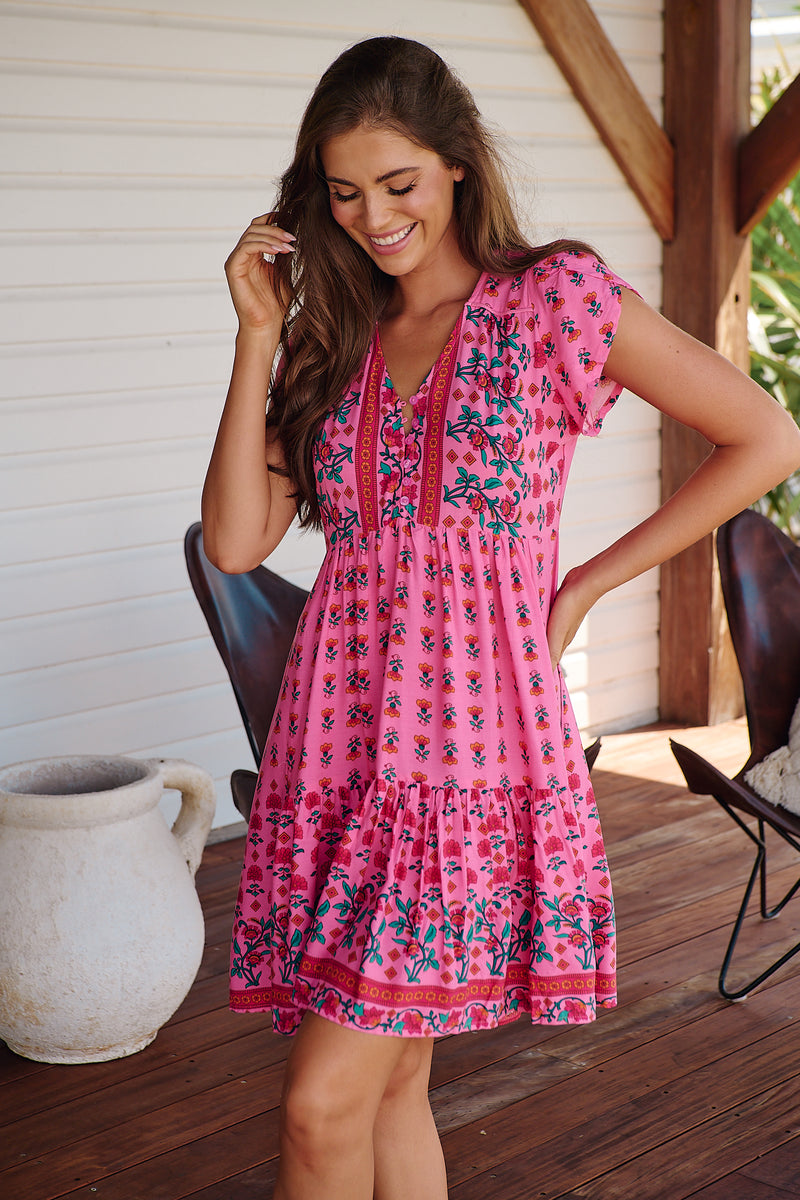 Vestido Boho Rosa Floral con Botones y Volante | El Vestidor de Inma