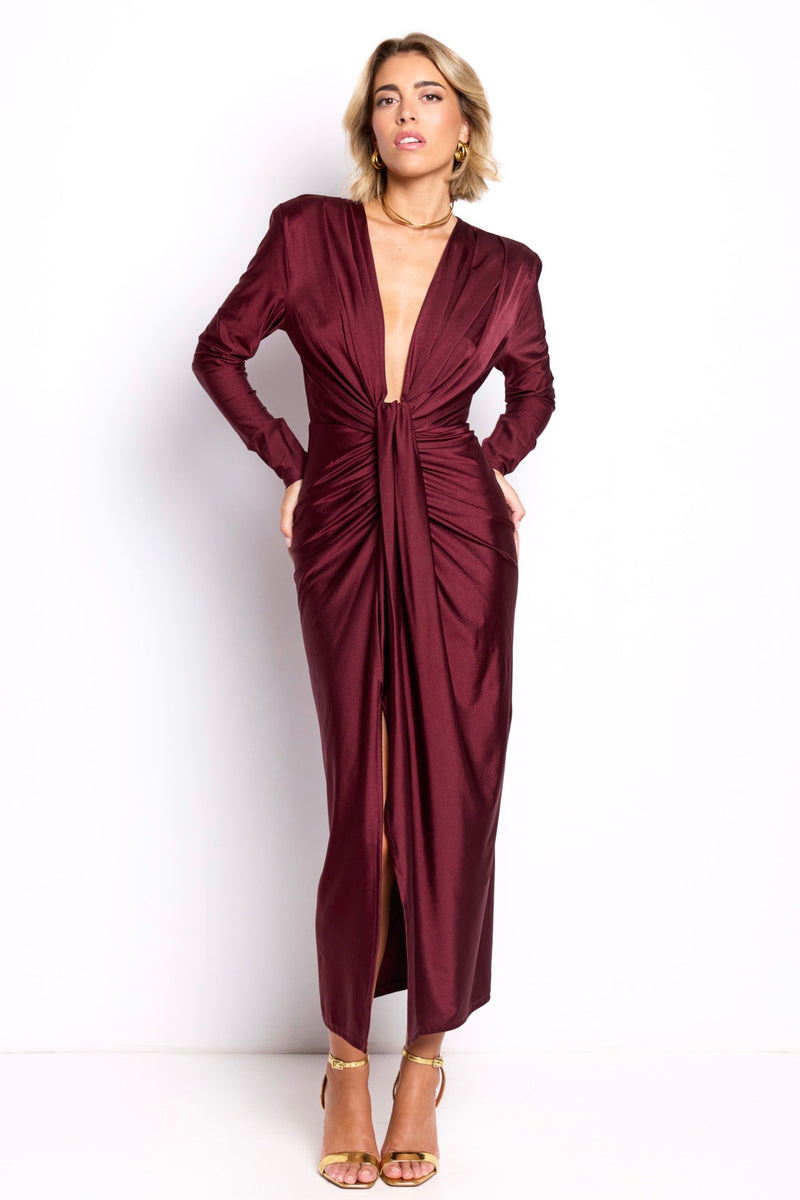 Vestido largo drapeado con escote profundo – Elegancia y sensualidad en cada color