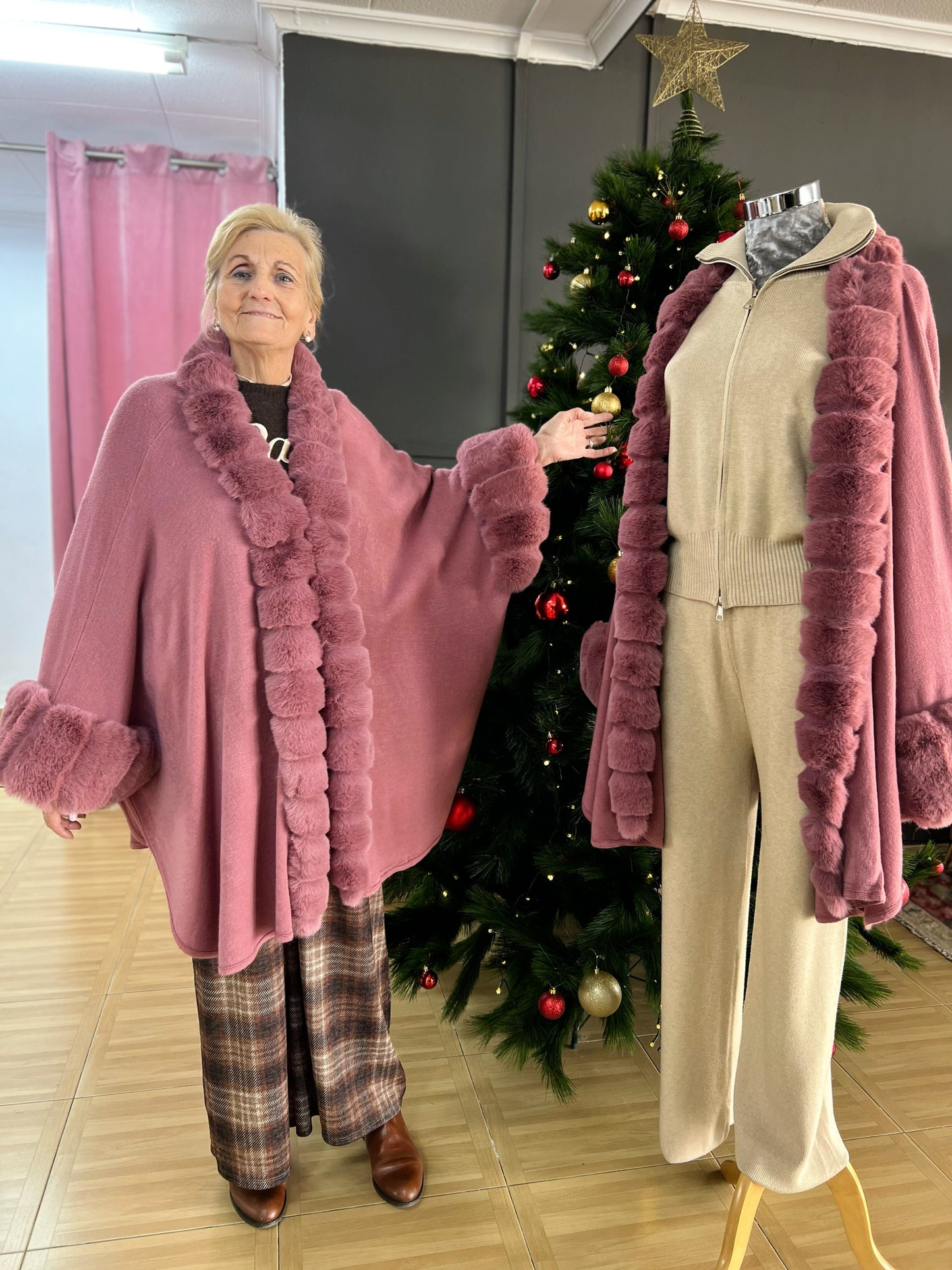 Capa con Pelo Sintético Suave – Talla Única. Elegante y Súper Estilosa El Vestidor de Inma