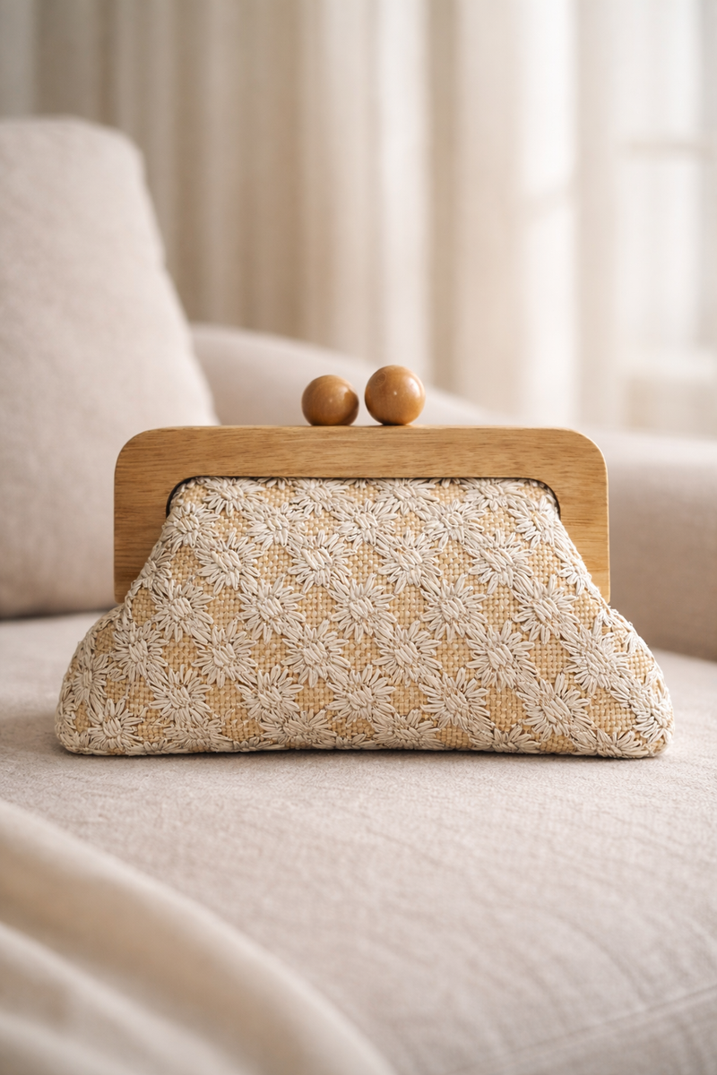 Cartera de Invitada Natural con Marco de Madera | Bolso Clutch Elegante para Bodas y Eventos