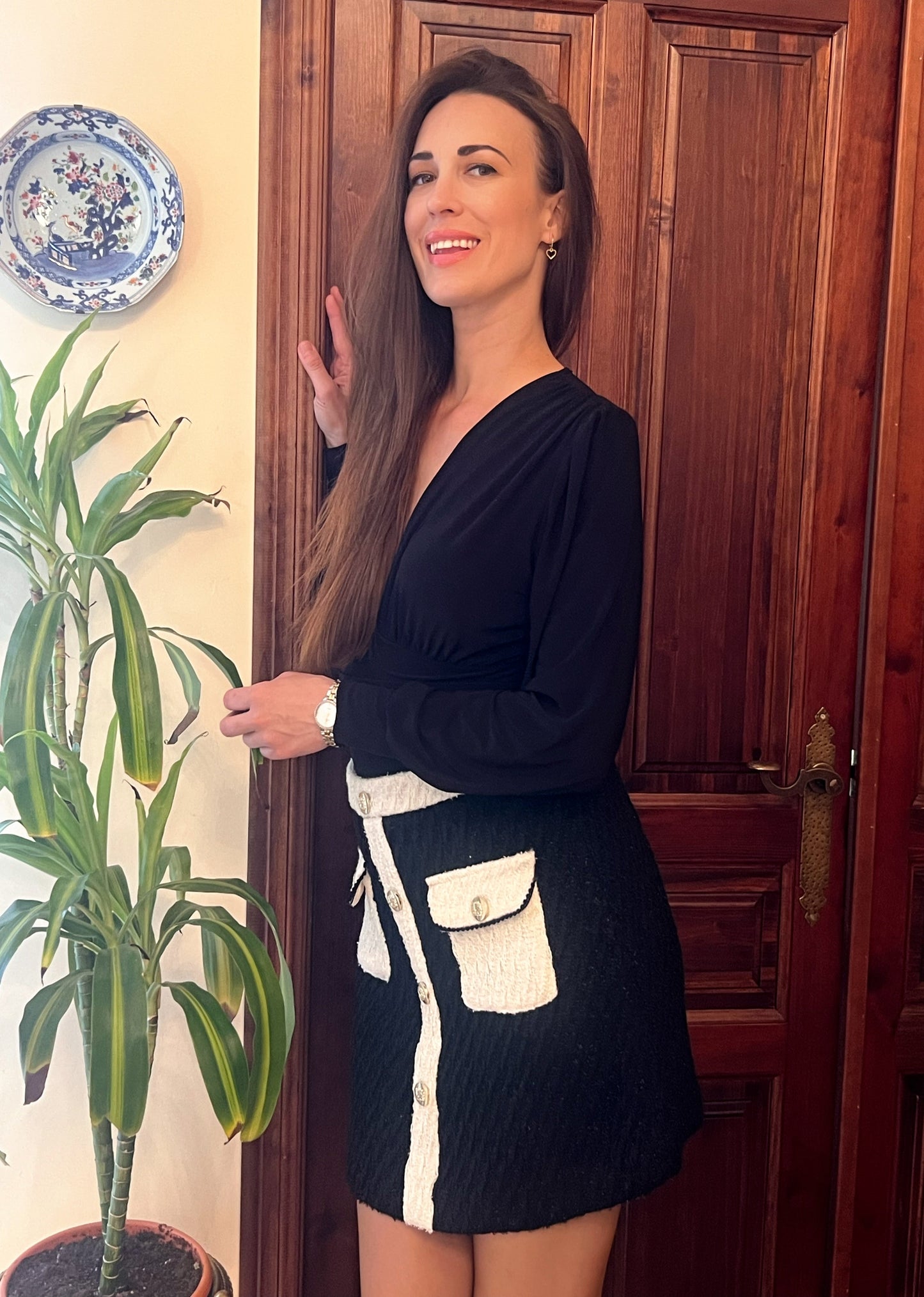 Falda corta estilo Chanel negra y blanca con botones dorados | Tallas S-M-L – El Vestidor de Inma El Vestidor de Inma