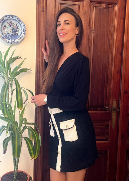 Falda corta estilo Chanel negra y blanca con botones dorados | Tallas S-M-L – El Vestidor de Inma El Vestidor de Inma