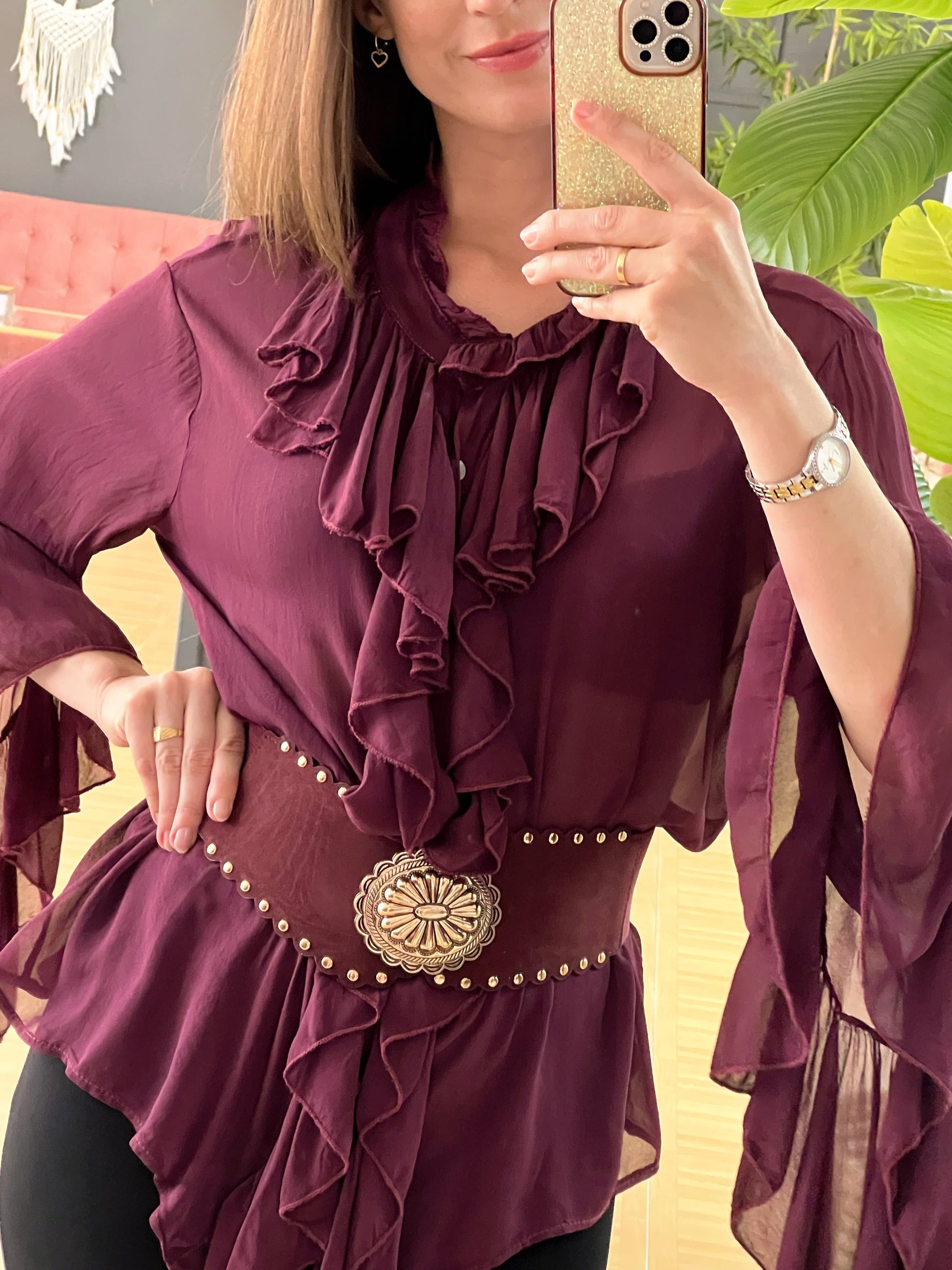 Blusa burdeos con volantes y mangas acampanadas – Talla única con estilo boho chic El Vestidor de Inma