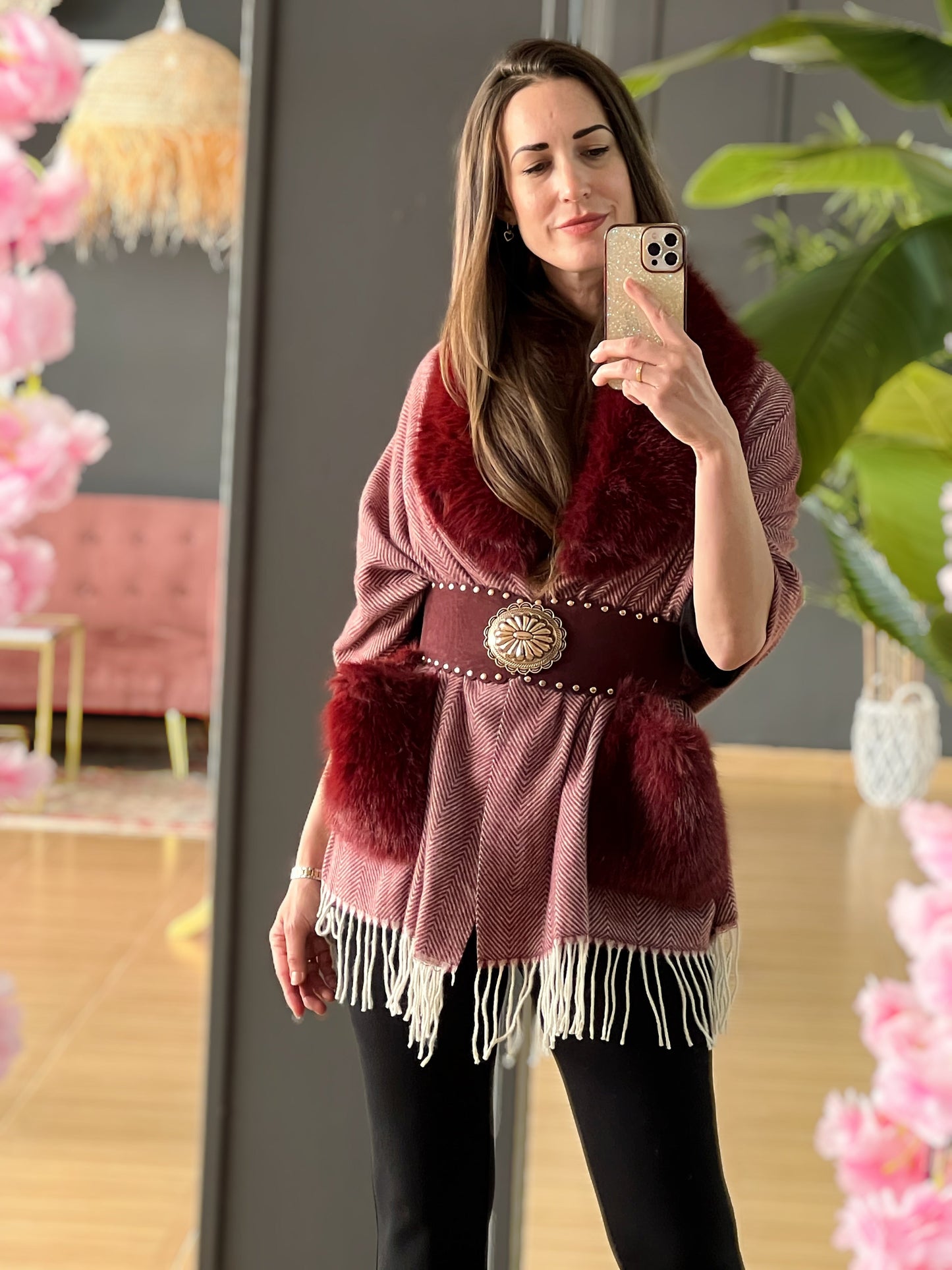 Capa con Bolsillos de Pelo – Talla Única y Disponible en Varios Colores El Vestidor de Inma