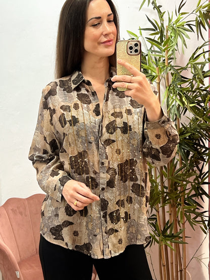 Camisa Fluida Talla Única con Strass Dorado y Estampado en Tonos Gris, Beige y Marrón El Vestidor de Inma