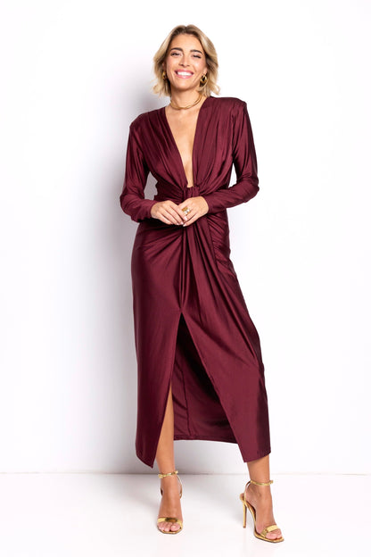 Vestido largo drapeado con escote profundo – Elegancia y sensualidad en cada color El Vestidor de Inma